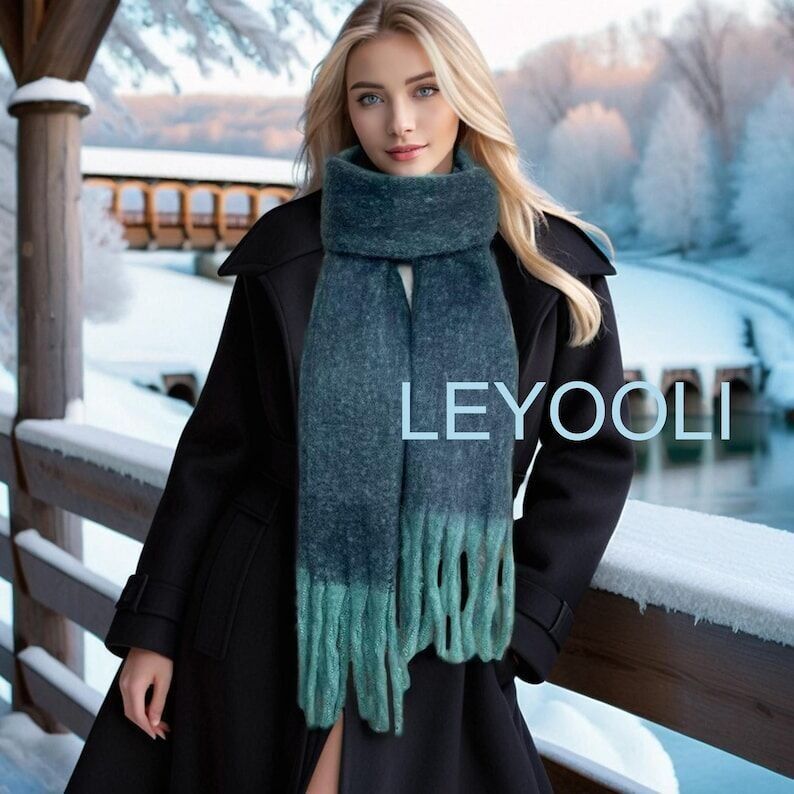 Bufanda de mohair a cuadros degradados hecha a mano: chal de invierno con borlas difusas