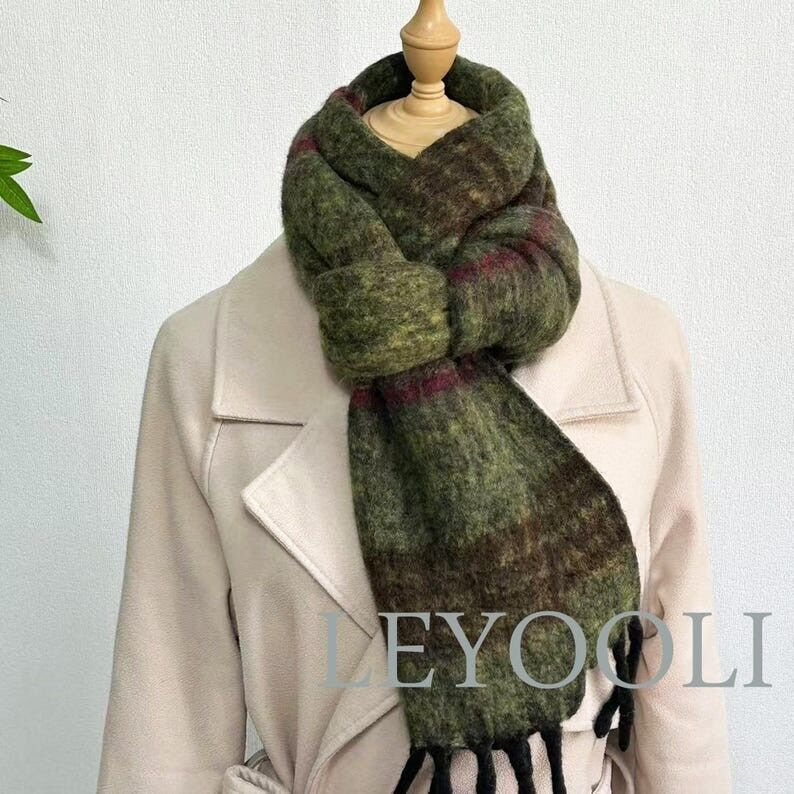 Bufanda de mohair verde oliva, chal de invierno a rayas