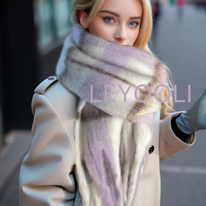 Bufanda de mohair a cuadros morados | Chal de invierno con borlas