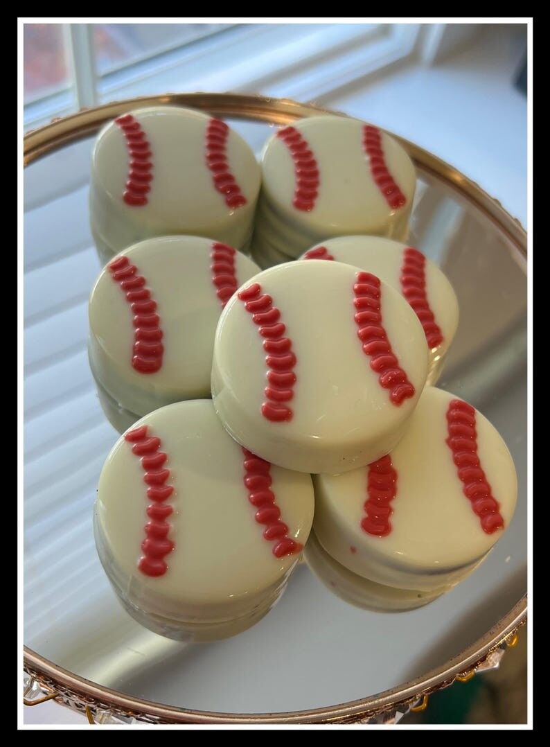 Oreos enrobés de chocolat sur le thème du baseball : cadeaux personnalisés pour les fêtes (lot de 12)