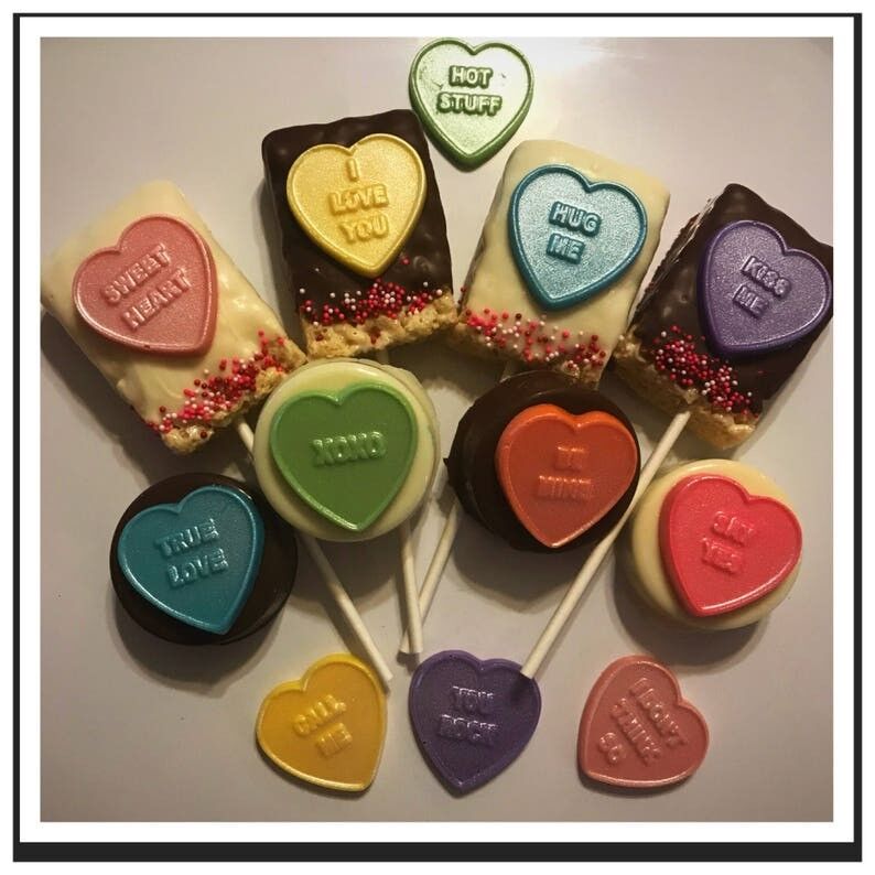 Cœurs en chocolat Oreos et sucettes croustillantes pour la Saint-Valentin