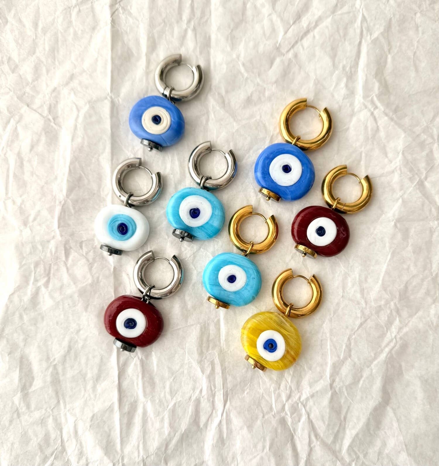 Pendiente de aro con un solo ojo XL