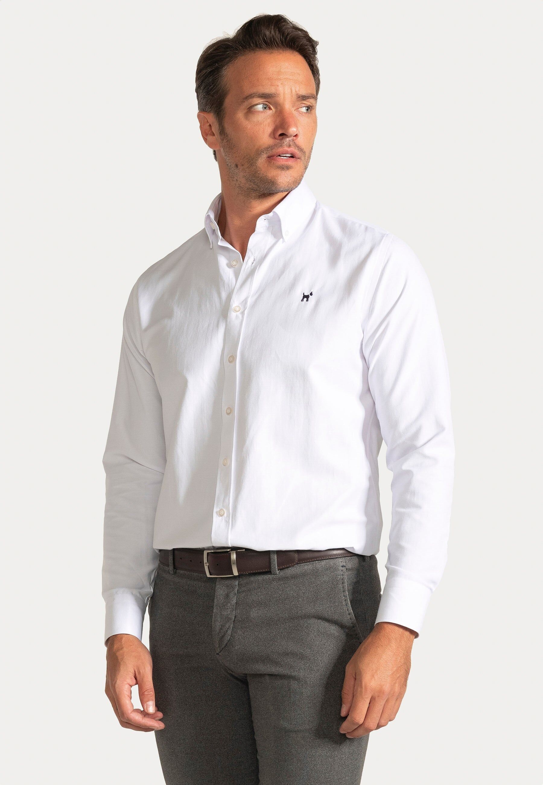 Chemise Oxford blanche unie et cintrée
