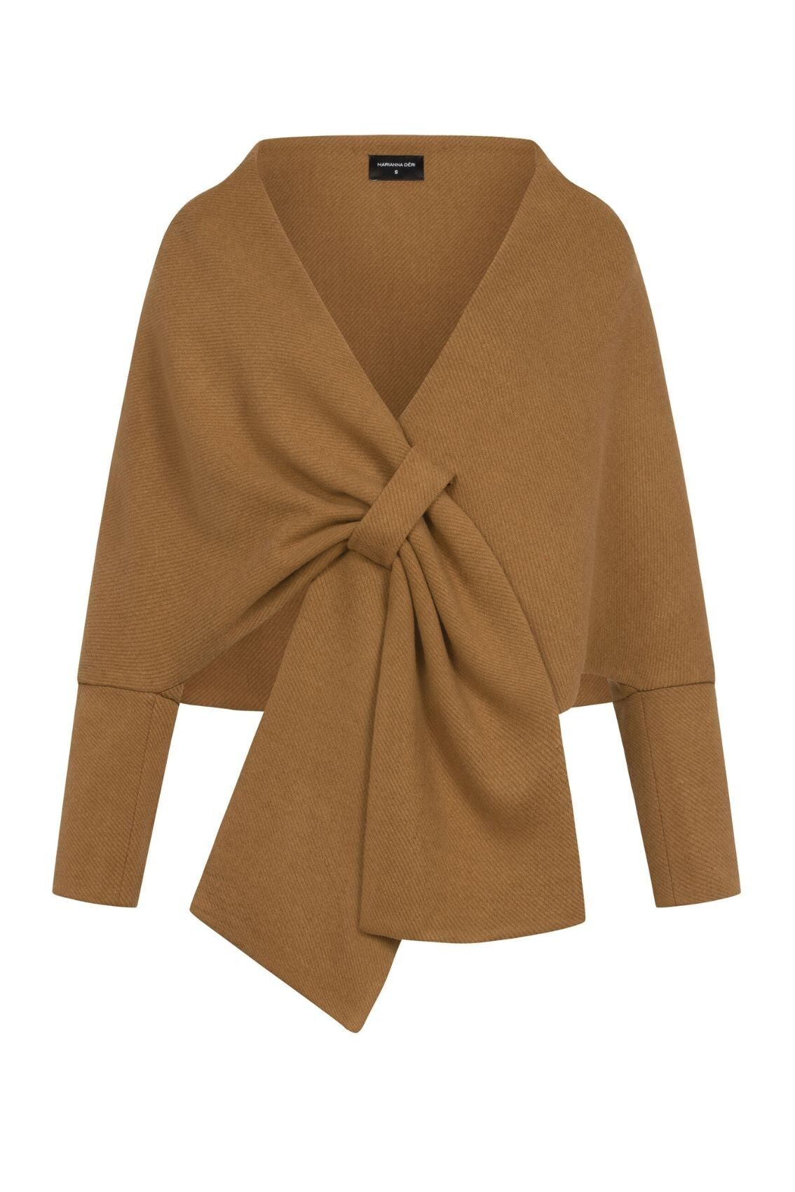 Chaqueta tipo capa color caramelo