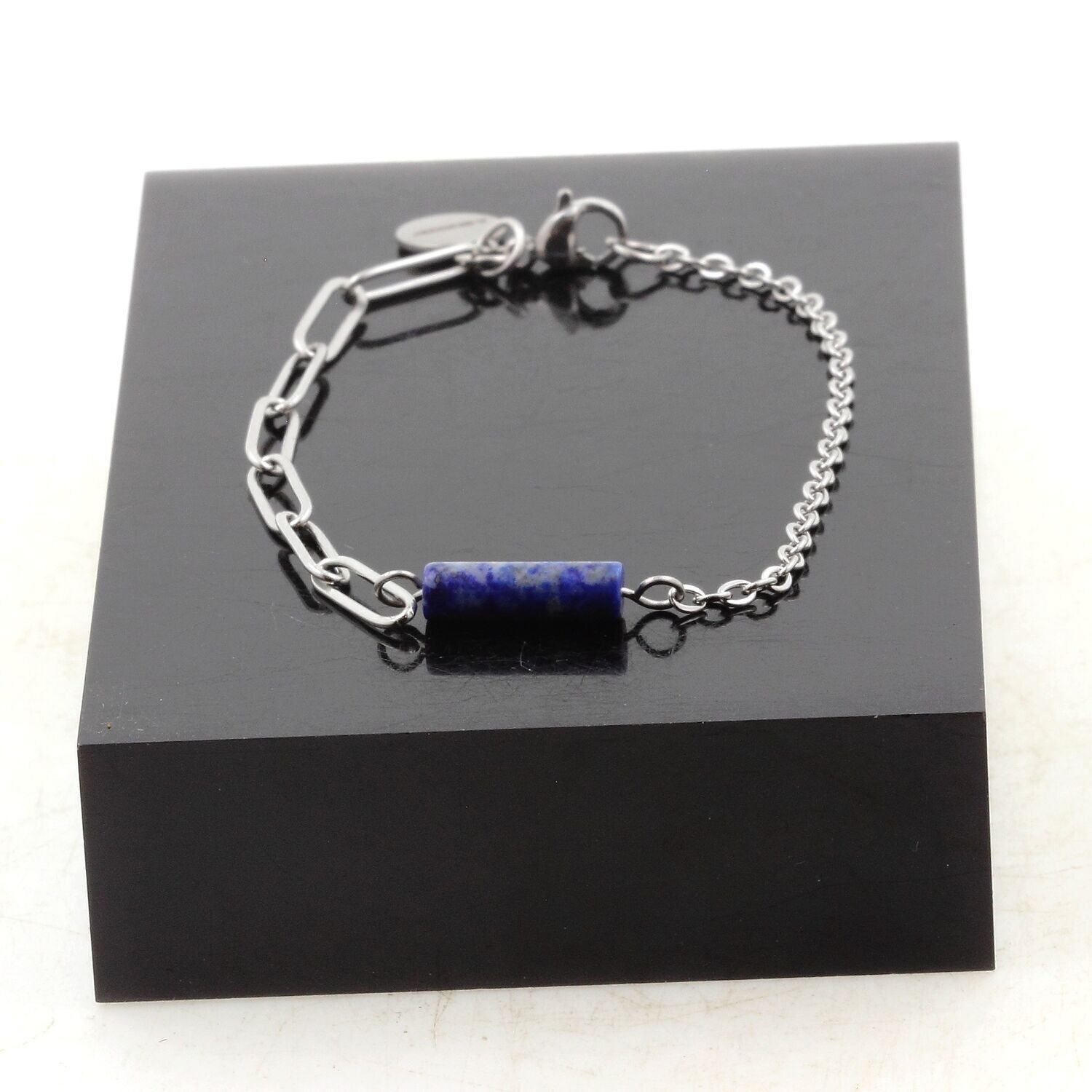Doppeltes Edelstahlarmband mit 1 Lapislazuli-Perle, 4x13mm Zylinder. Hergestellt in Frankreich