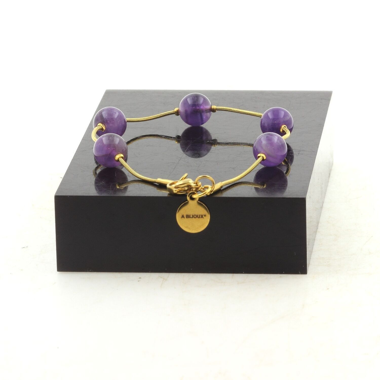 Bracciale in acciaio inossidabile placcato oro con 5 perle di ametista, 8 mm. Fatto in Francia