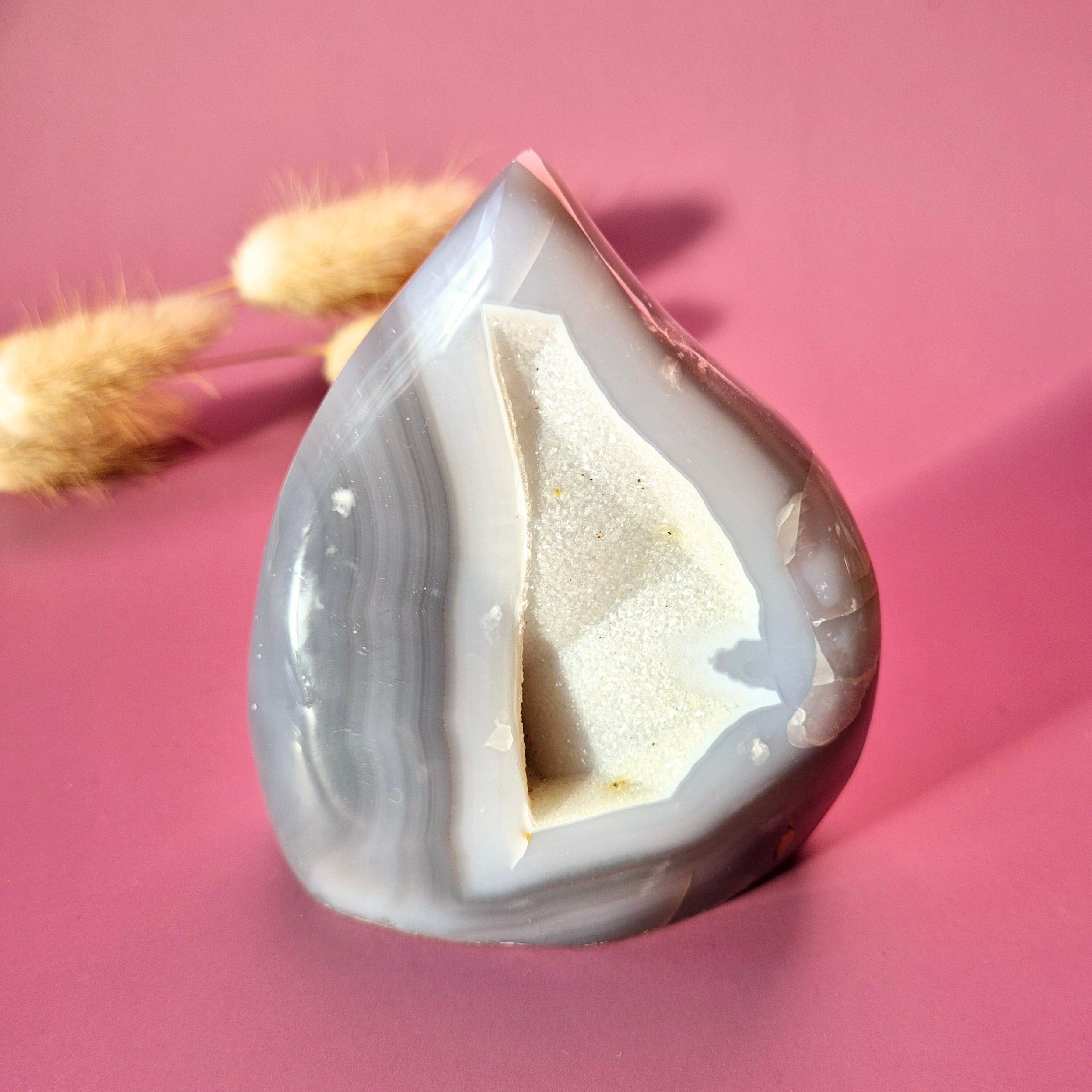 Cristallo di pietra preziosa a goccia/fiamma in agata grigia drusa - n. 26 344 g.