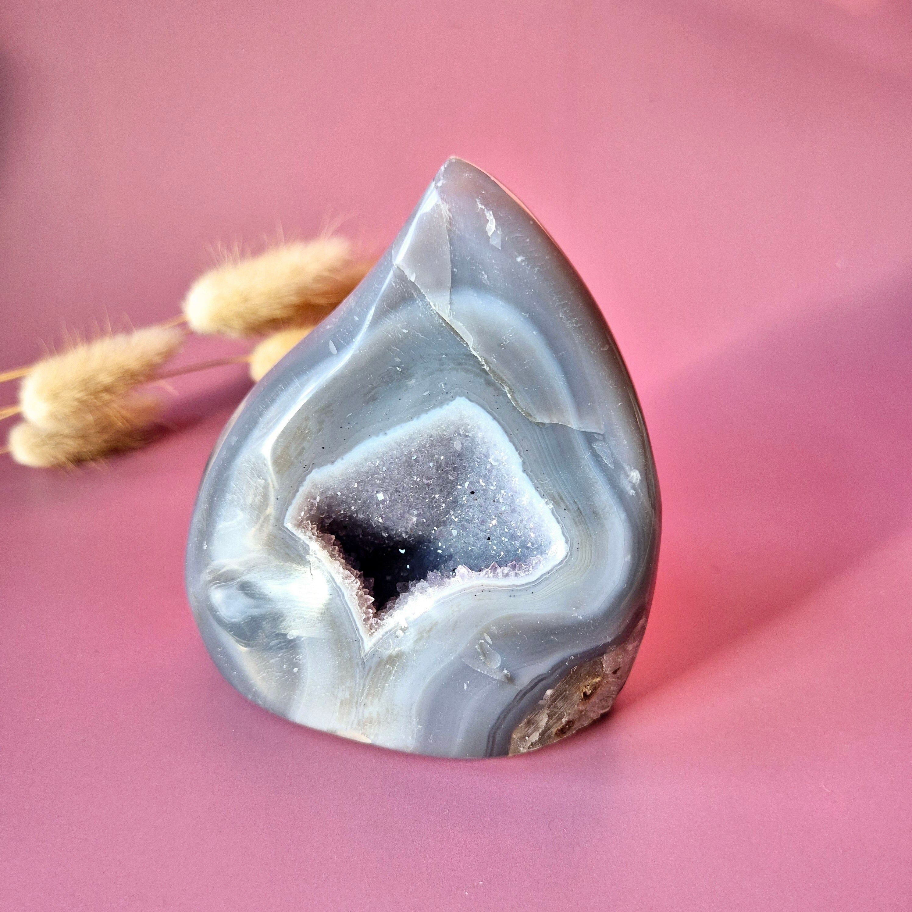 Cristallo di pietra preziosa a goccia/fiamma in agata grigia drusa - n. 27 551 g.