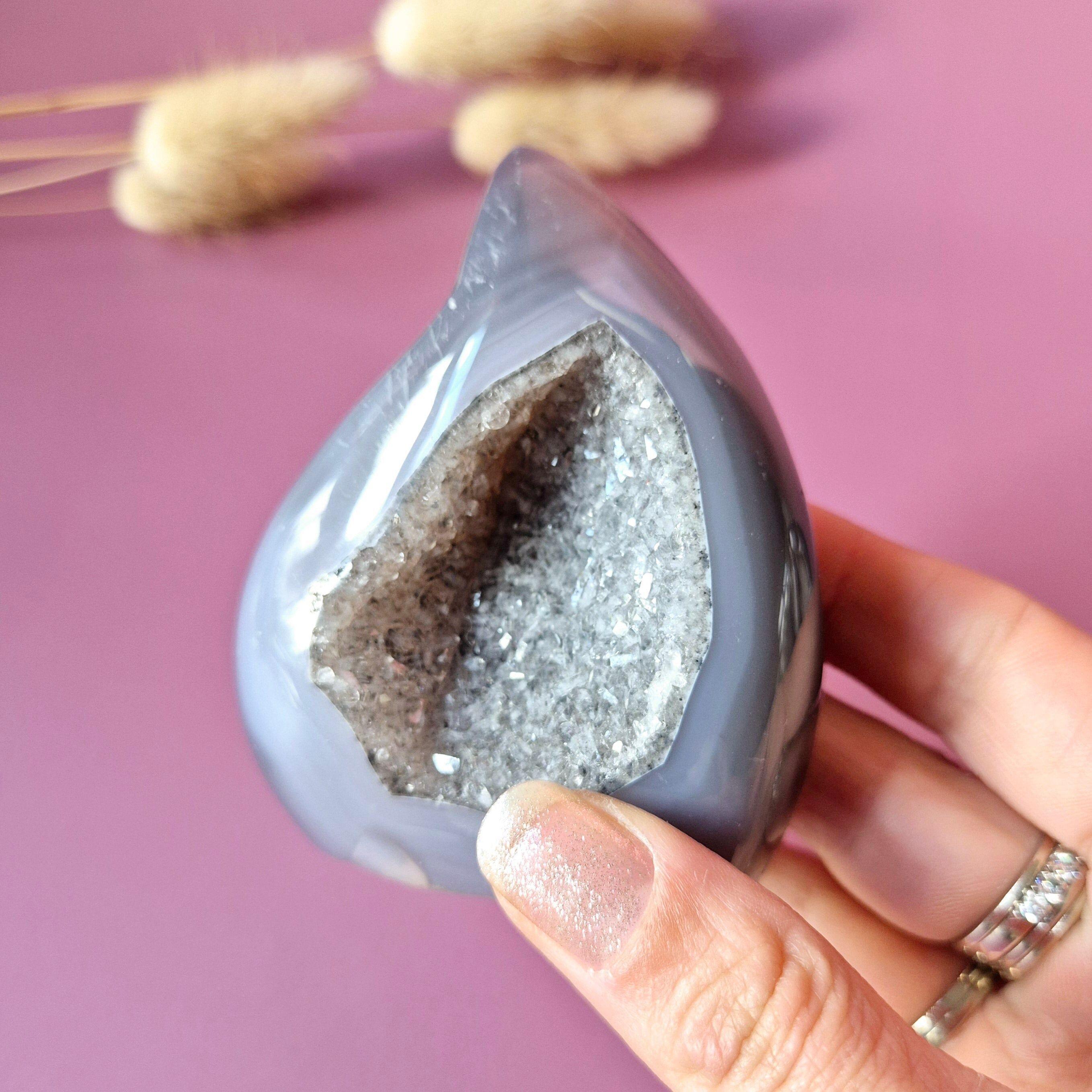 Cristallo di pietra preziosa a goccia/fiamma in agata grigia drusa - n. 30 190 g