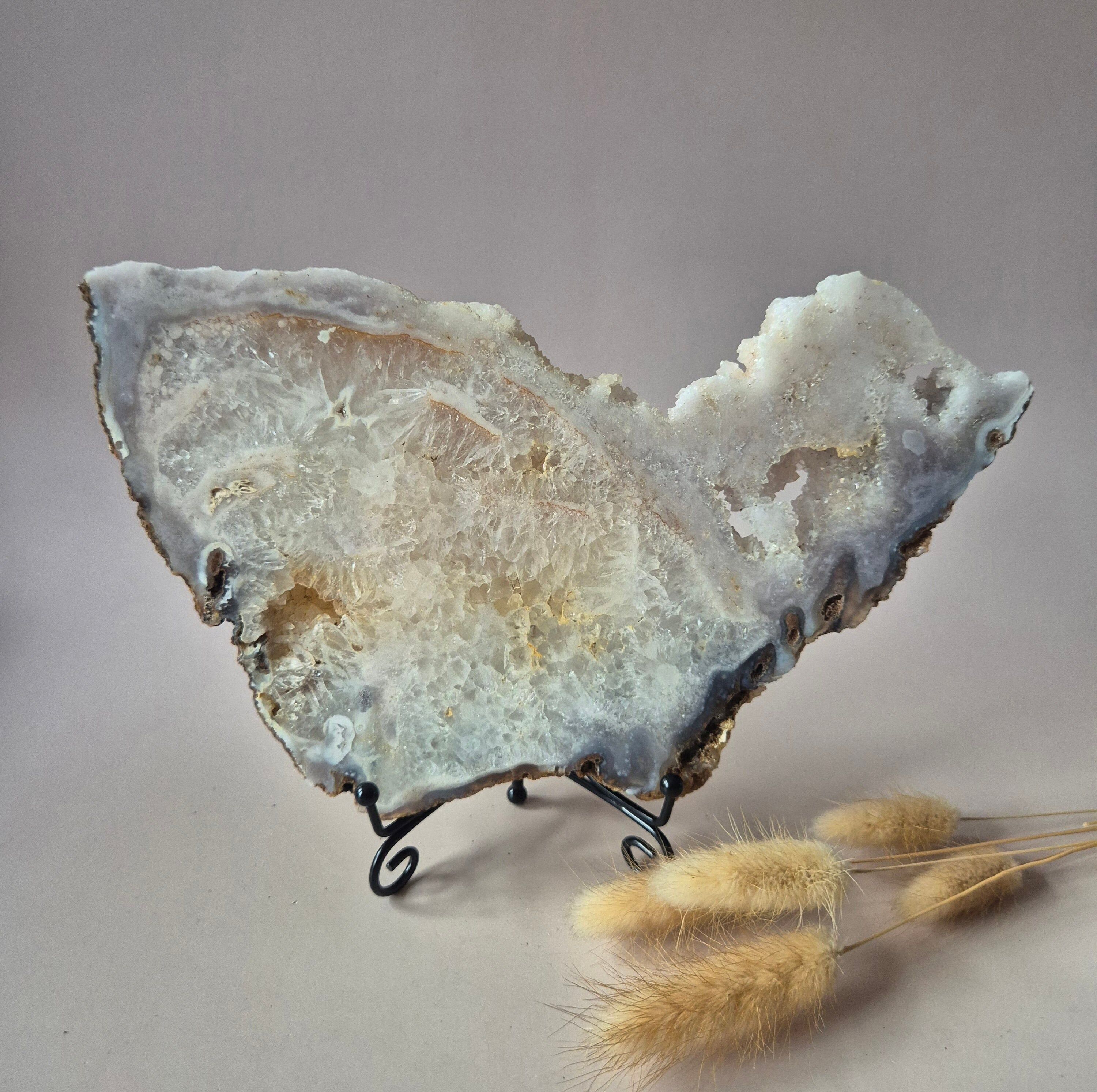 XL Edelstein-Druzy-Scheibe aus rosa Amethyst, 740 g (mit Metallständer)