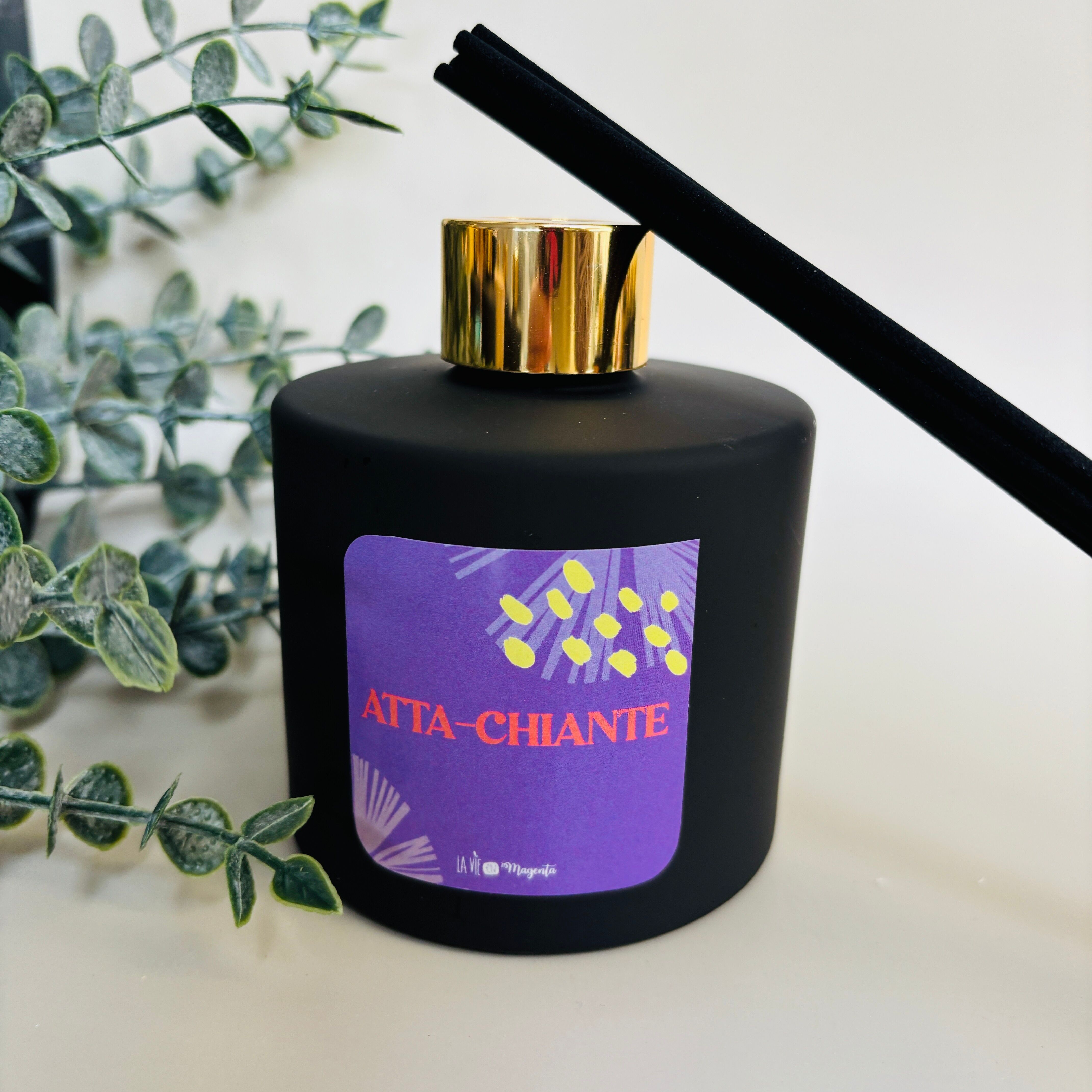 Black Fragrance Diffuser – Attaching