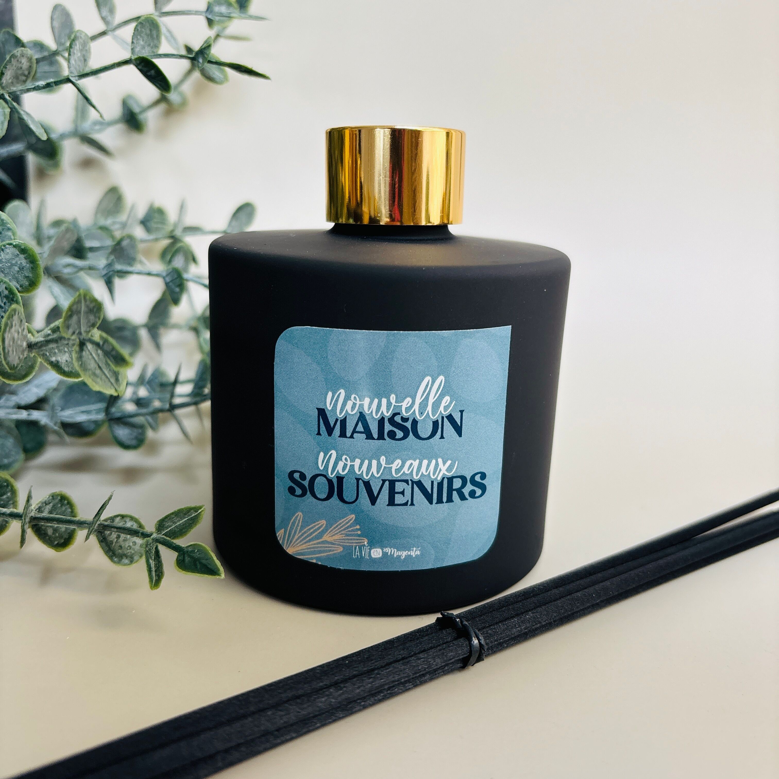 Schwarzer Duftdiffusor – New House