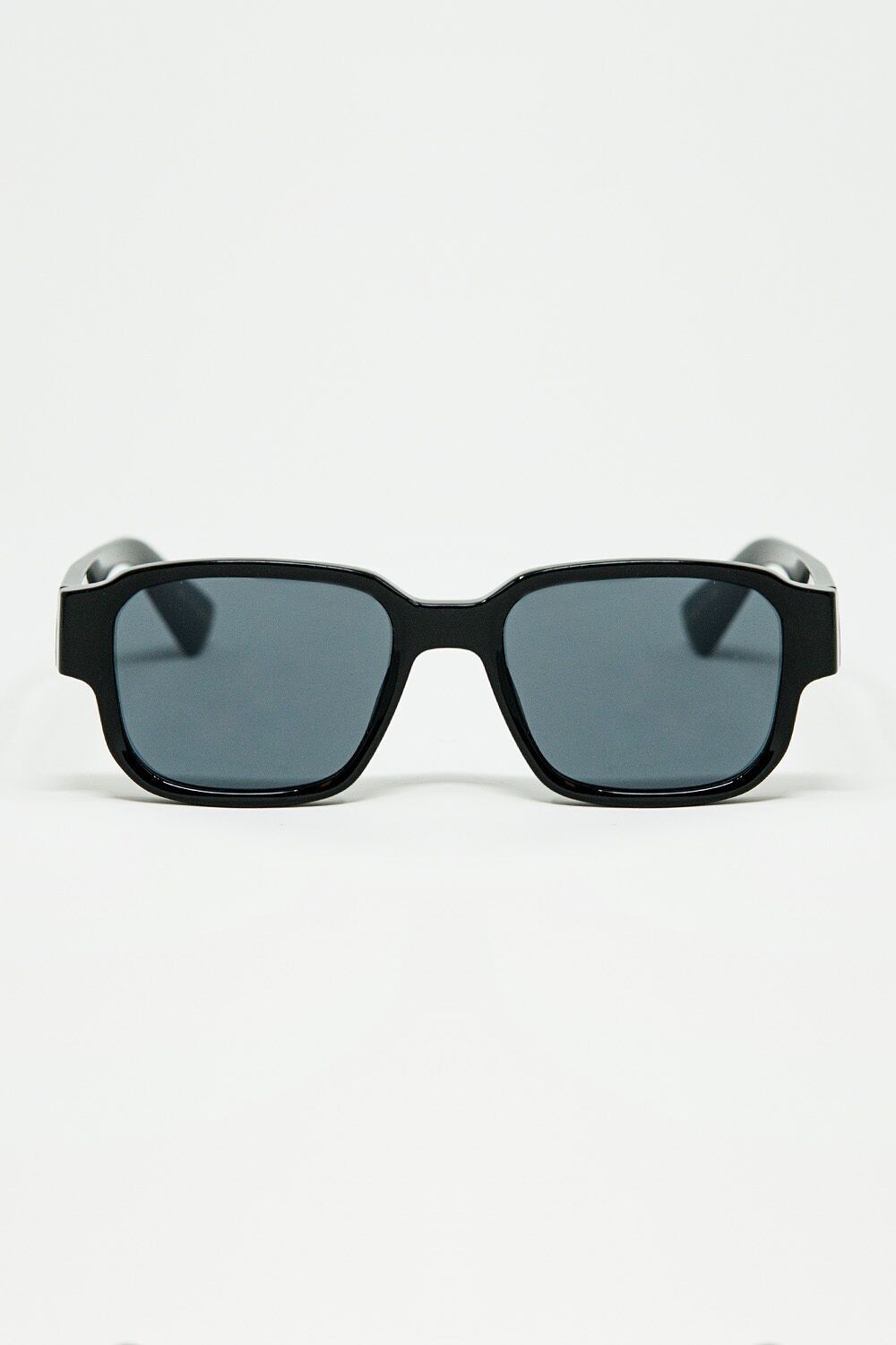 Schwarze, klobige, eckige Sonnenbrille in Kristallgrau
