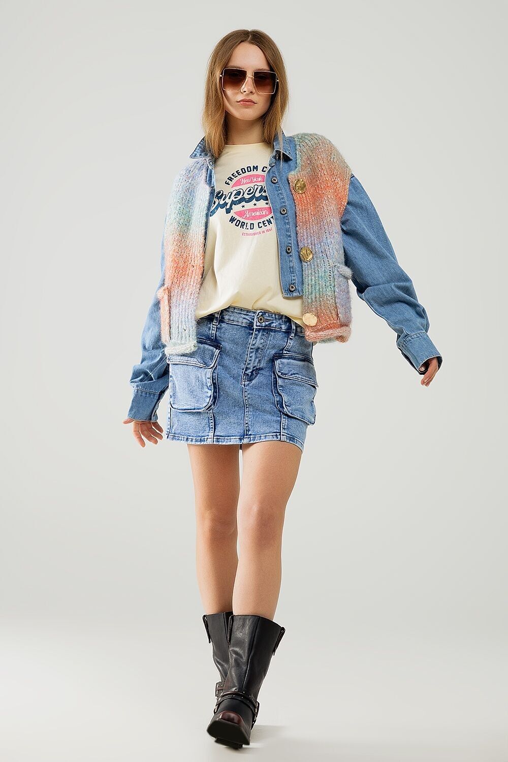 Gilet in maglia sfumata arancione con bottoni dorati