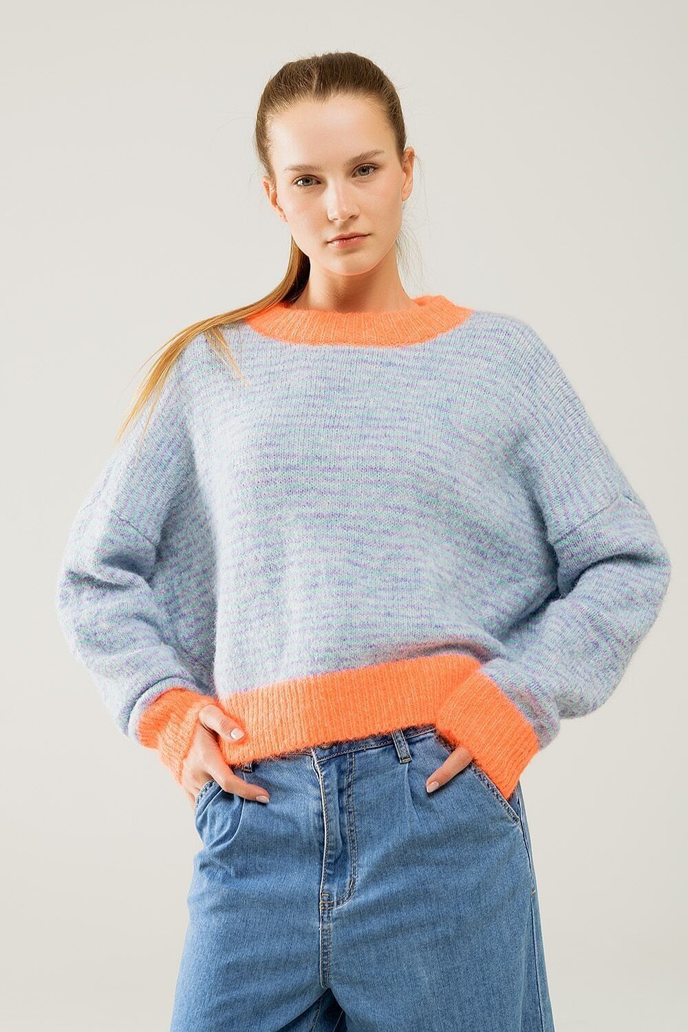Maglione oversize in maglia azzurro/arancione