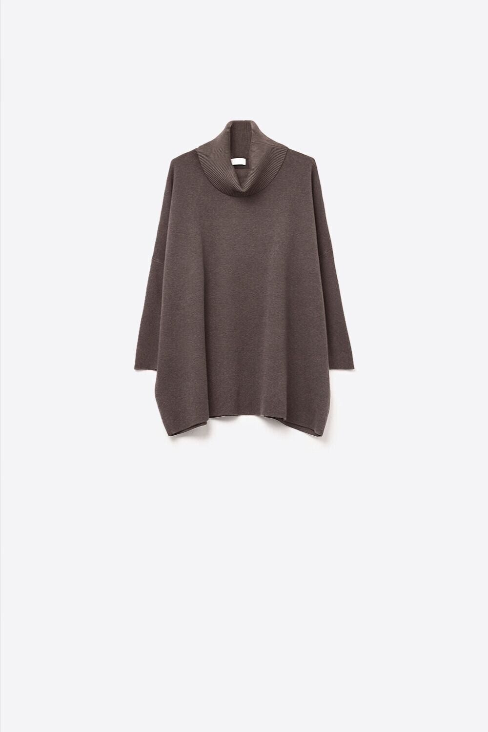 Brauner Tunika-Pullover mit hohem Kragen und eng anliegenden Ärmeln