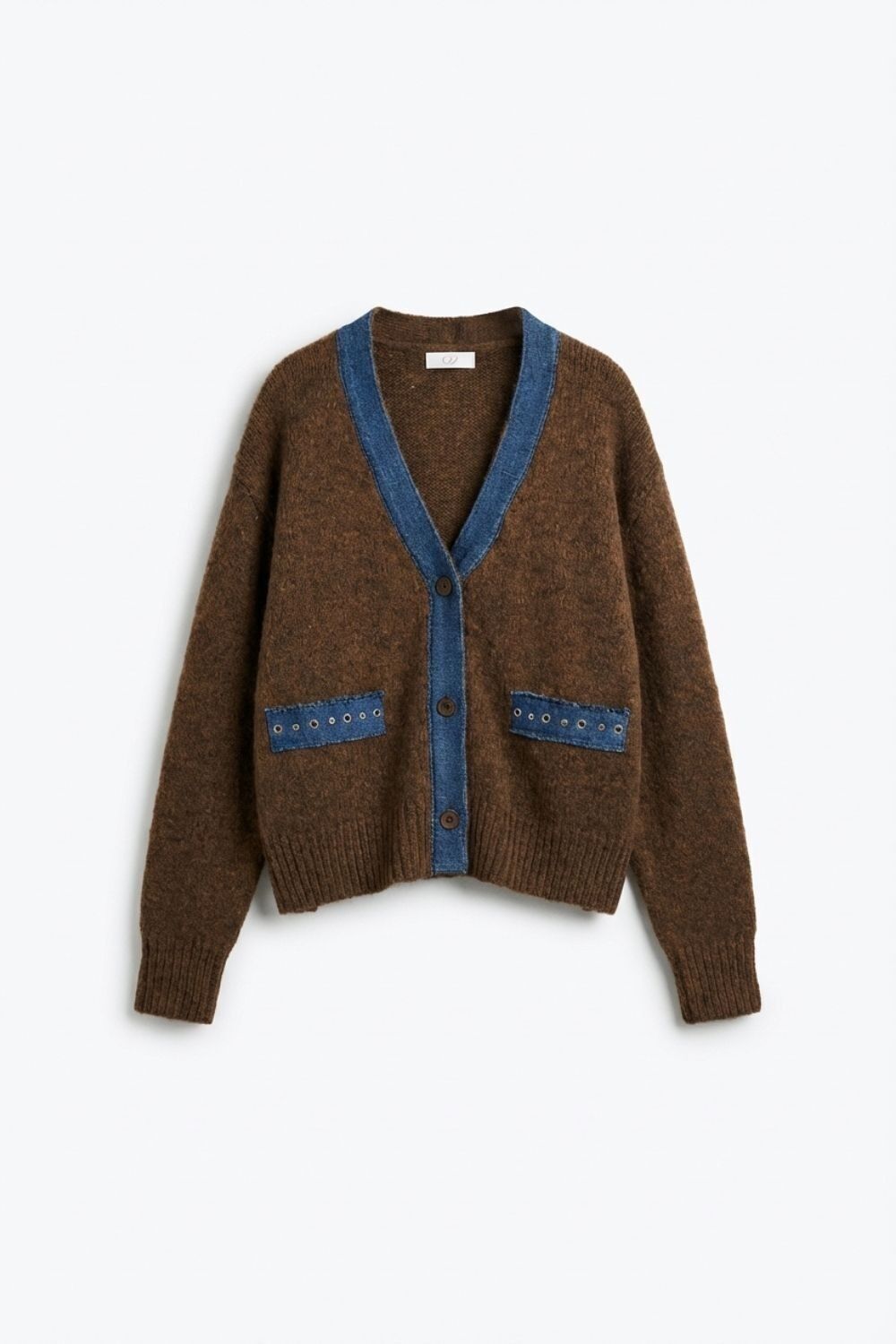 Cardigan marrone con dettagli in tessuto denim