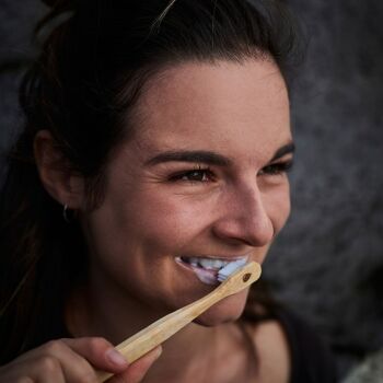Brosse à dents en bambou adulte - Unique (blanc // souple) 7