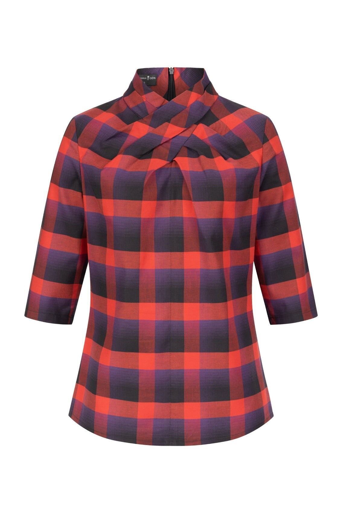 Blusa de cuadros con escote plisado