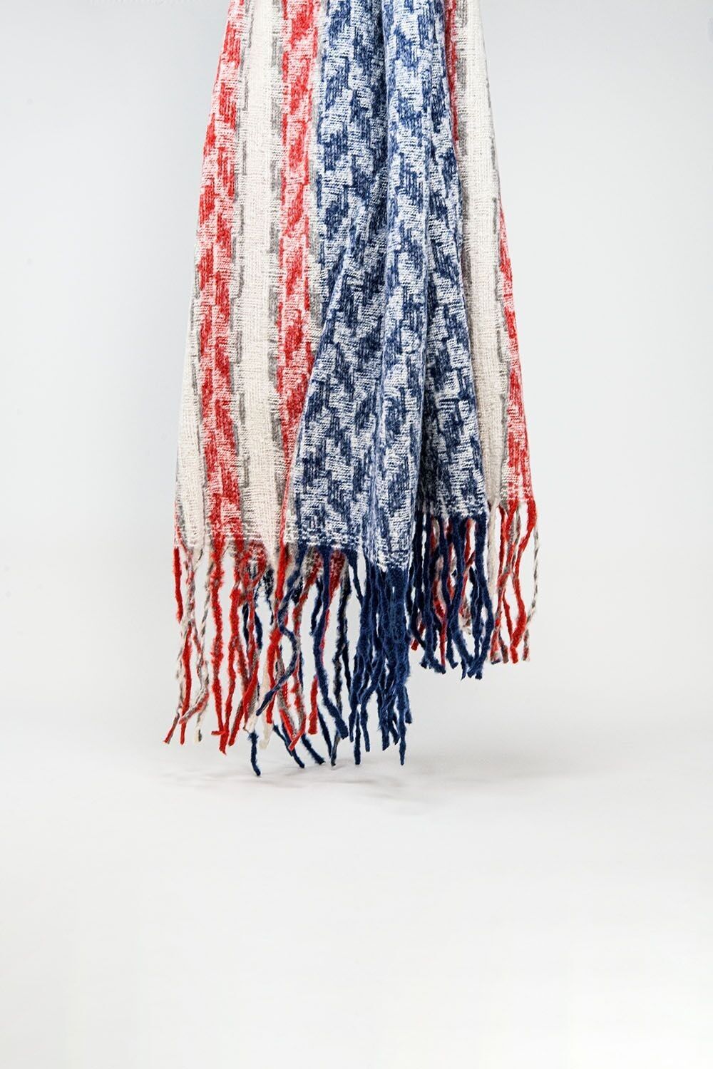 Bufanda americana estilo pata de gallo en blanco rojo y azul