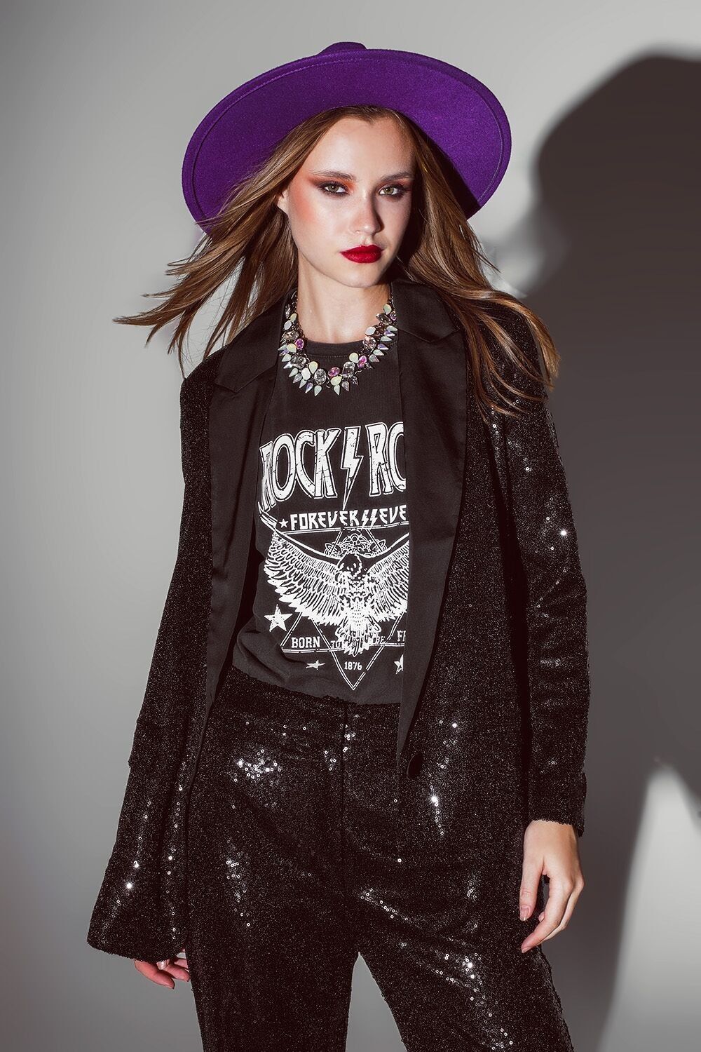 Schwarzer Smoking-Blazer mit Pailletten und Revers aus Satin