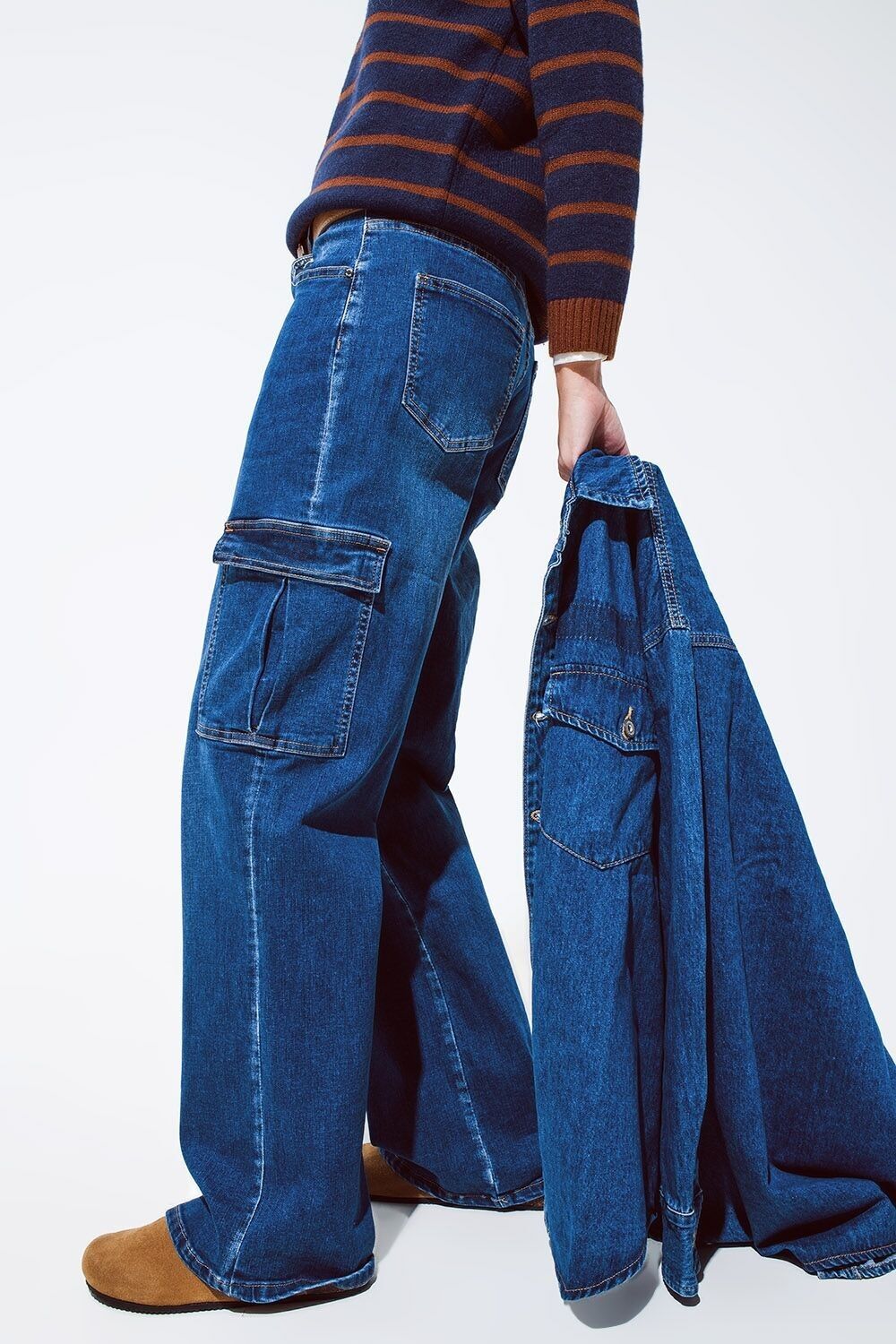 Jean style cargo à jambe droite en délavage moyen