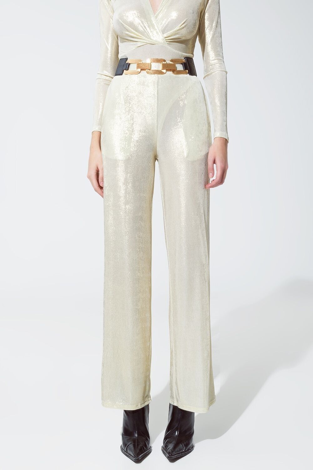 Legging svasato con finitura metallica in bianco perla.