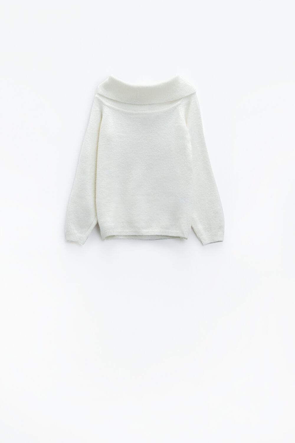 Maglione bianco con scollo a barca