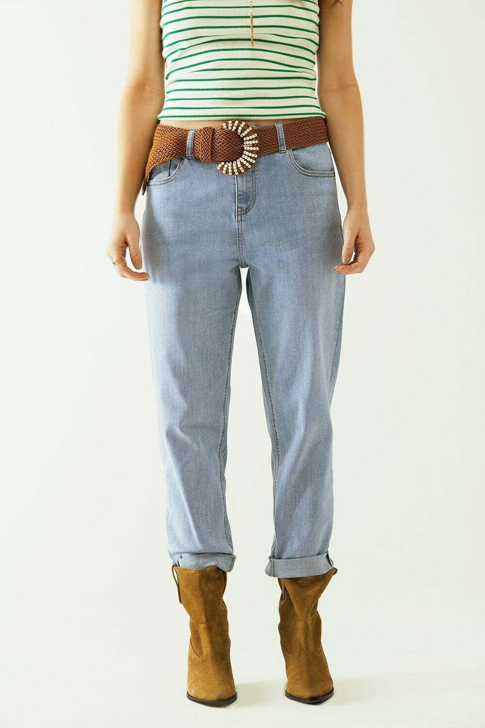 Jeans Boyfriend di colore celeste con dettagli di cuciture sui bordi