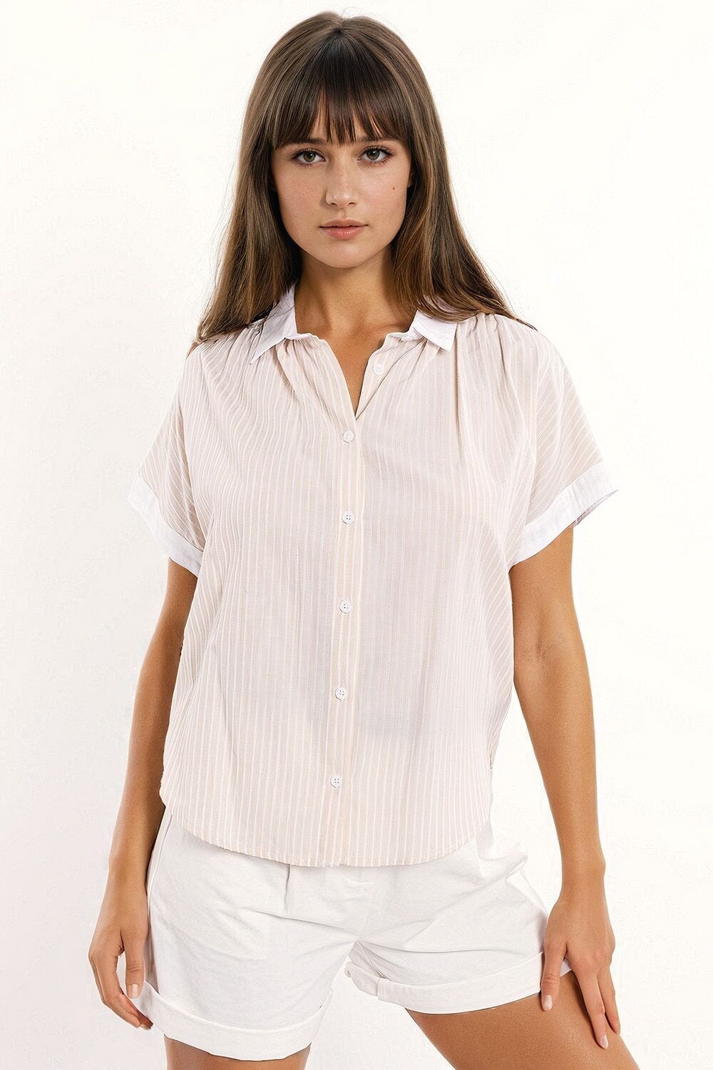Maglia beige con maniche corte e righe verticali