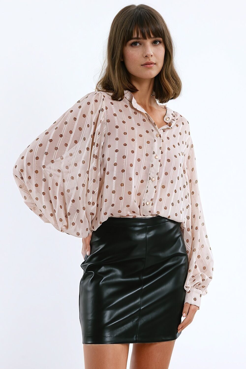 Blusa con maniche a palloncino e pois in Beige