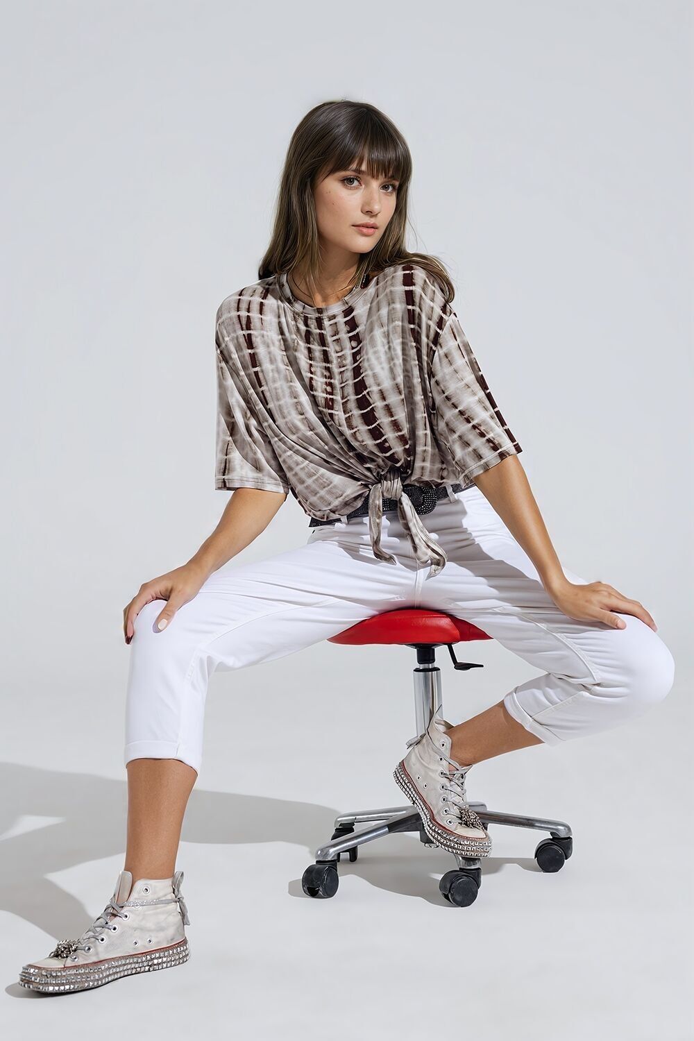 T-shirt con stampa Khaki Tie Dye con nodo sul davanti