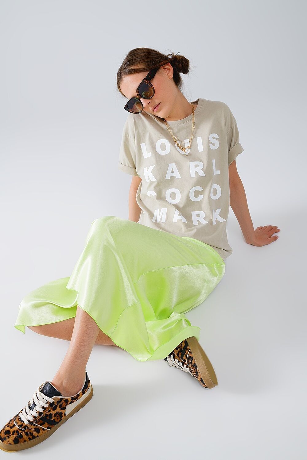 Gonna lunga in seta color lime con spacco laterale