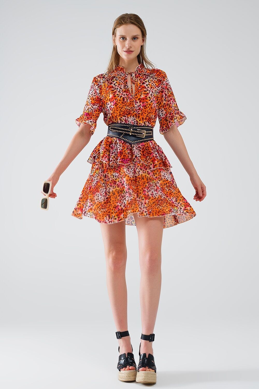 Kurzes Kleid mit Animalprint in Orange und Weiß