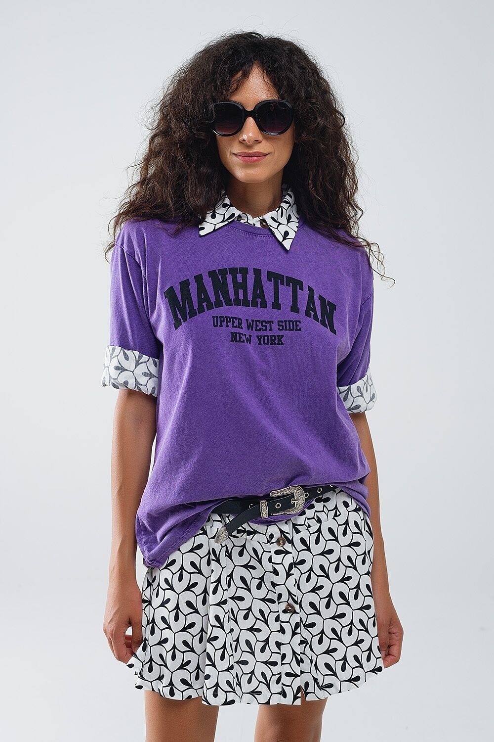 T-shirt comoda viola con scritta Manhattan