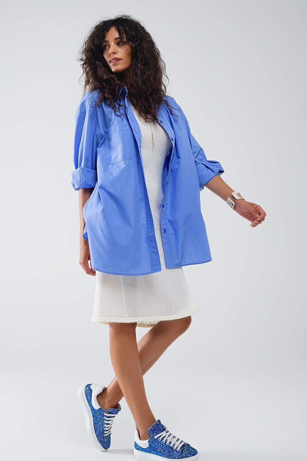 Camicia super oversize alta bassa in blu