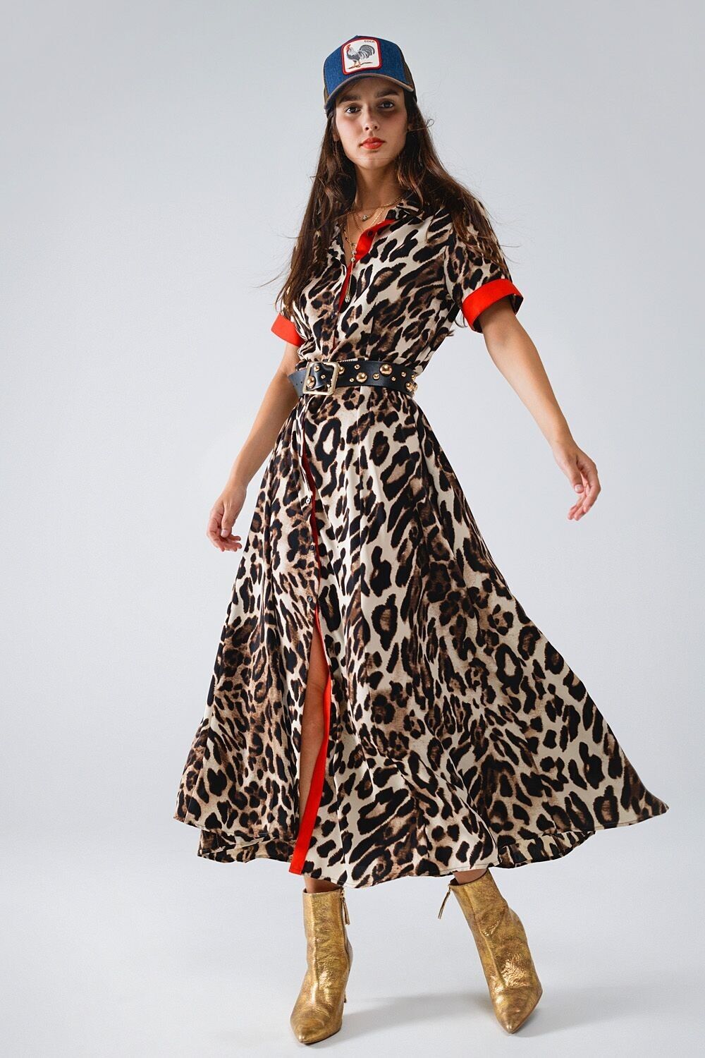 Maxi-Knopfleiste mit Leopardenmuster und roten Details