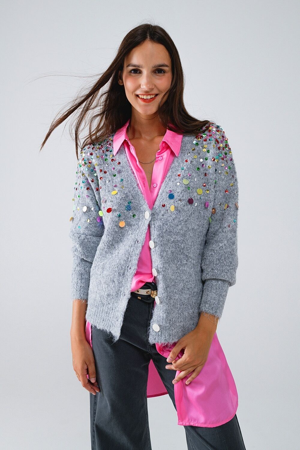 Cardigan con scollo a V e paillettes multicolori ricamate in grigio