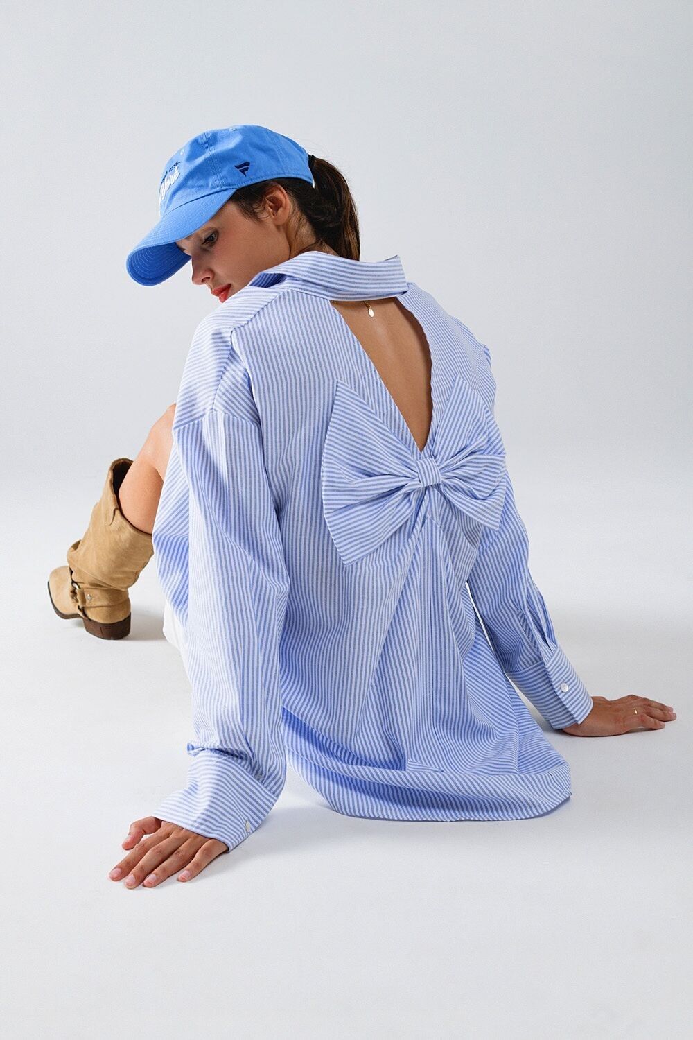 Camicia oversize a righe in popeline con fiocco blu e bianco