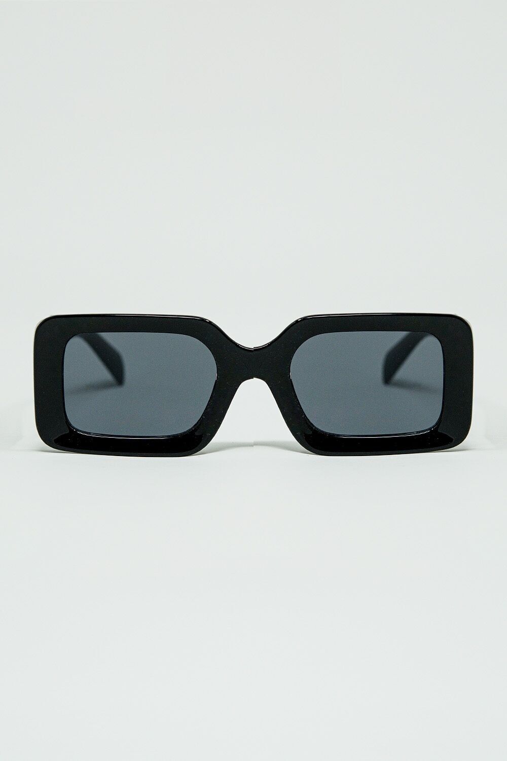Occhiali da sole quadrati neri con dettaglio laterale