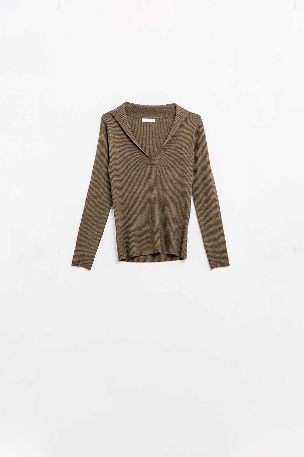 Haut côtelé marron à col et manches longues