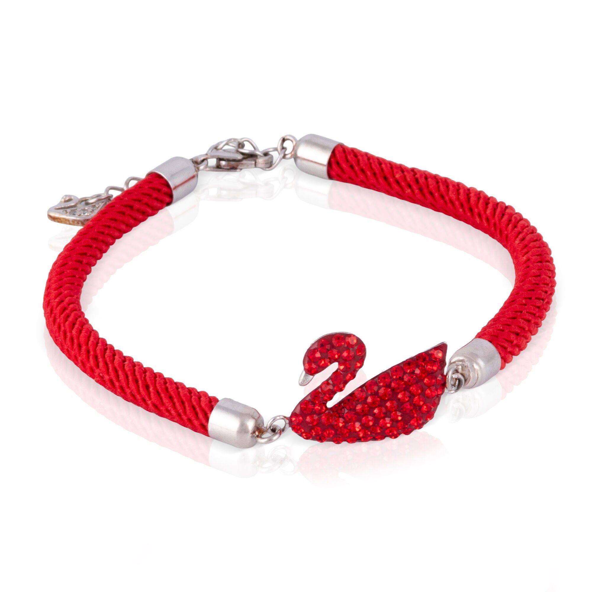 Bracciale rosso in filo intrecciato e cigno decorativo in zirconi con dettagli e chiusura a moschettone in argento sterling 925.