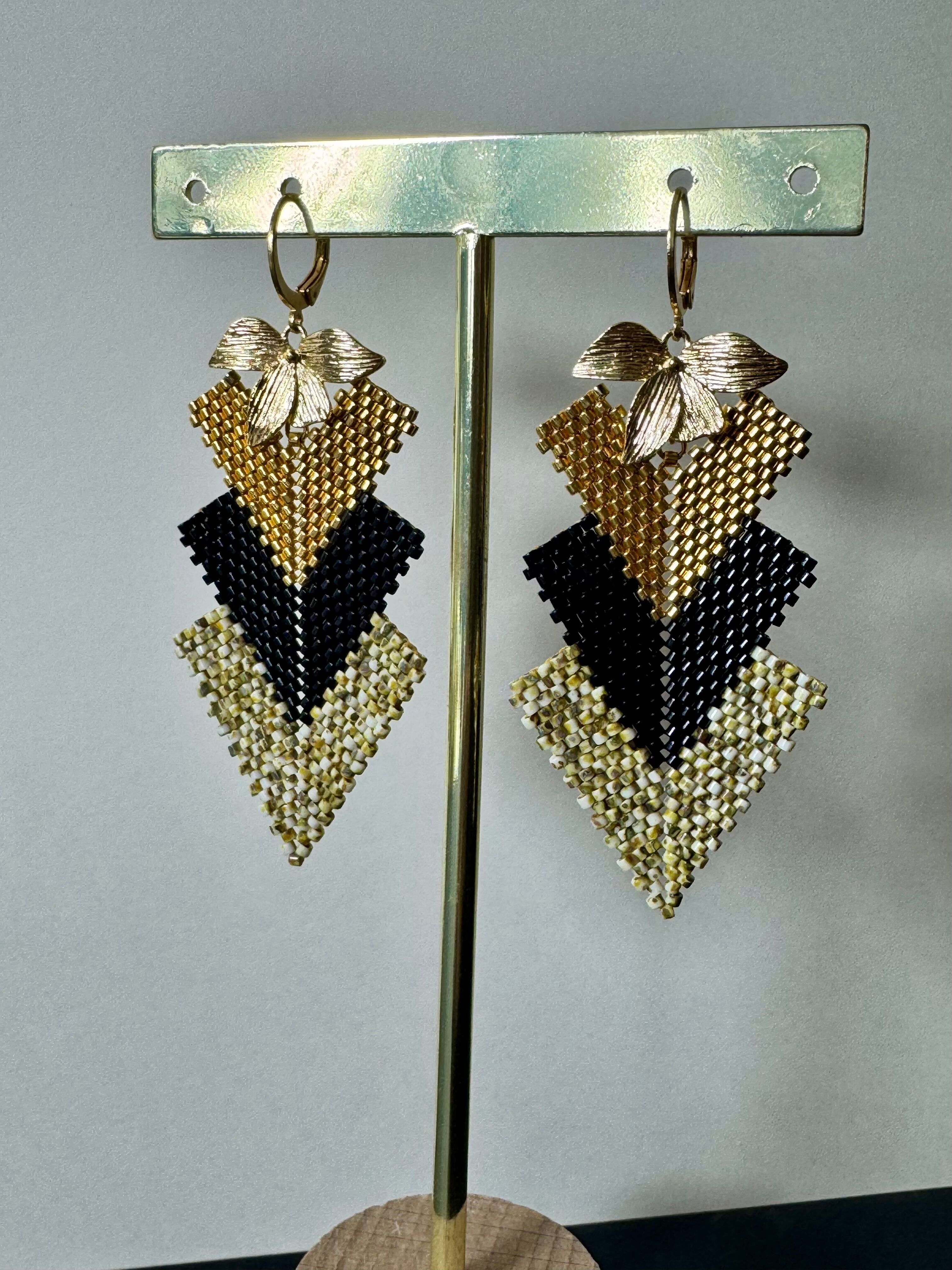 Graphic earrings – Black, white & gold