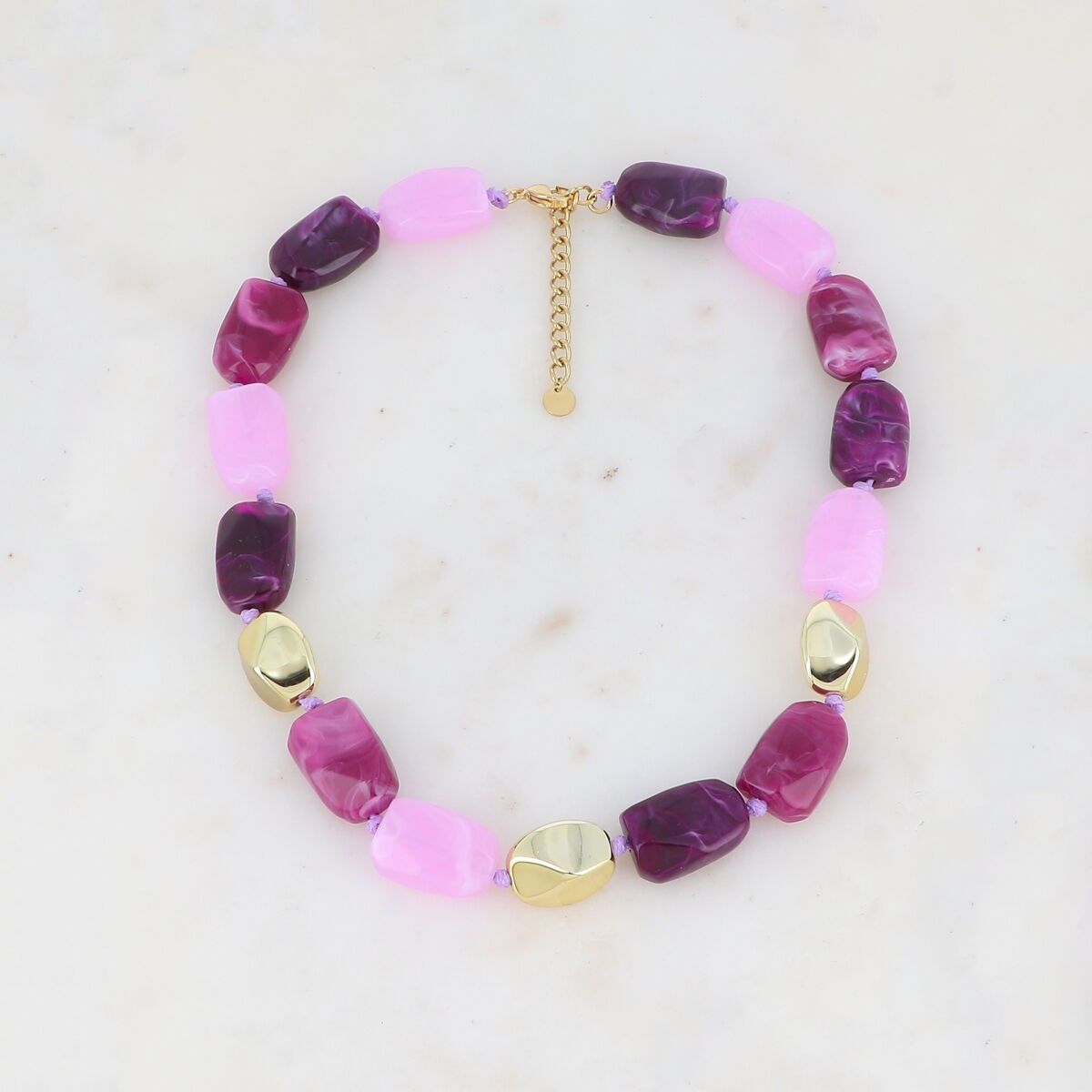 Necklace with metal and colored resin beads