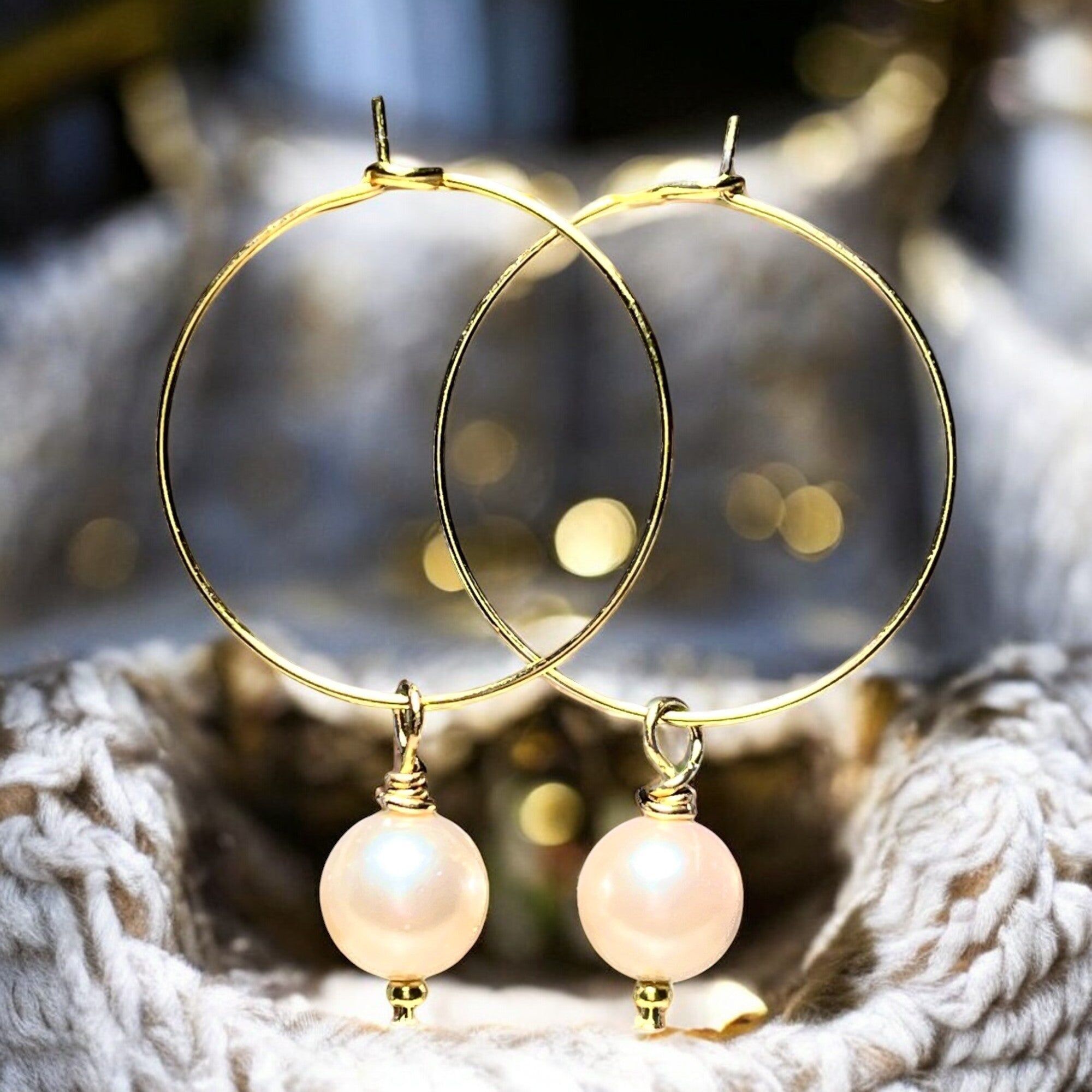 Orecchini "EVELINE" con perle di madreperla rosa e placcatura in oro fino