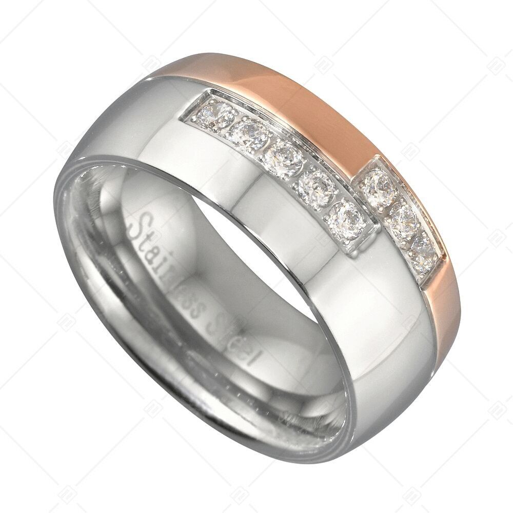 Anillo de acero inoxidable chapado en oro rosa de 18 quilates con circonitas cúbicas.