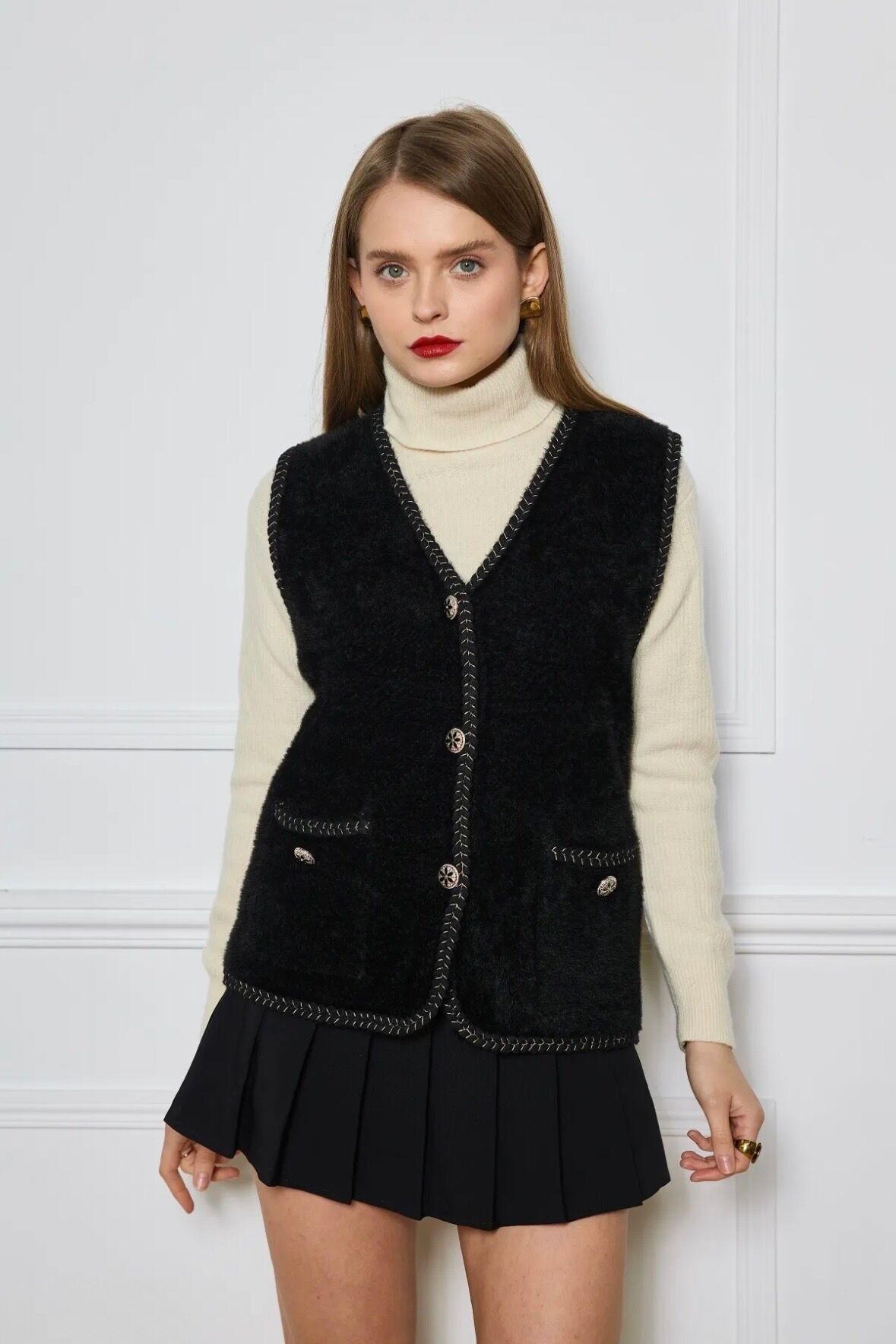 Gilet senza maniche con bottoni decorativi - 578