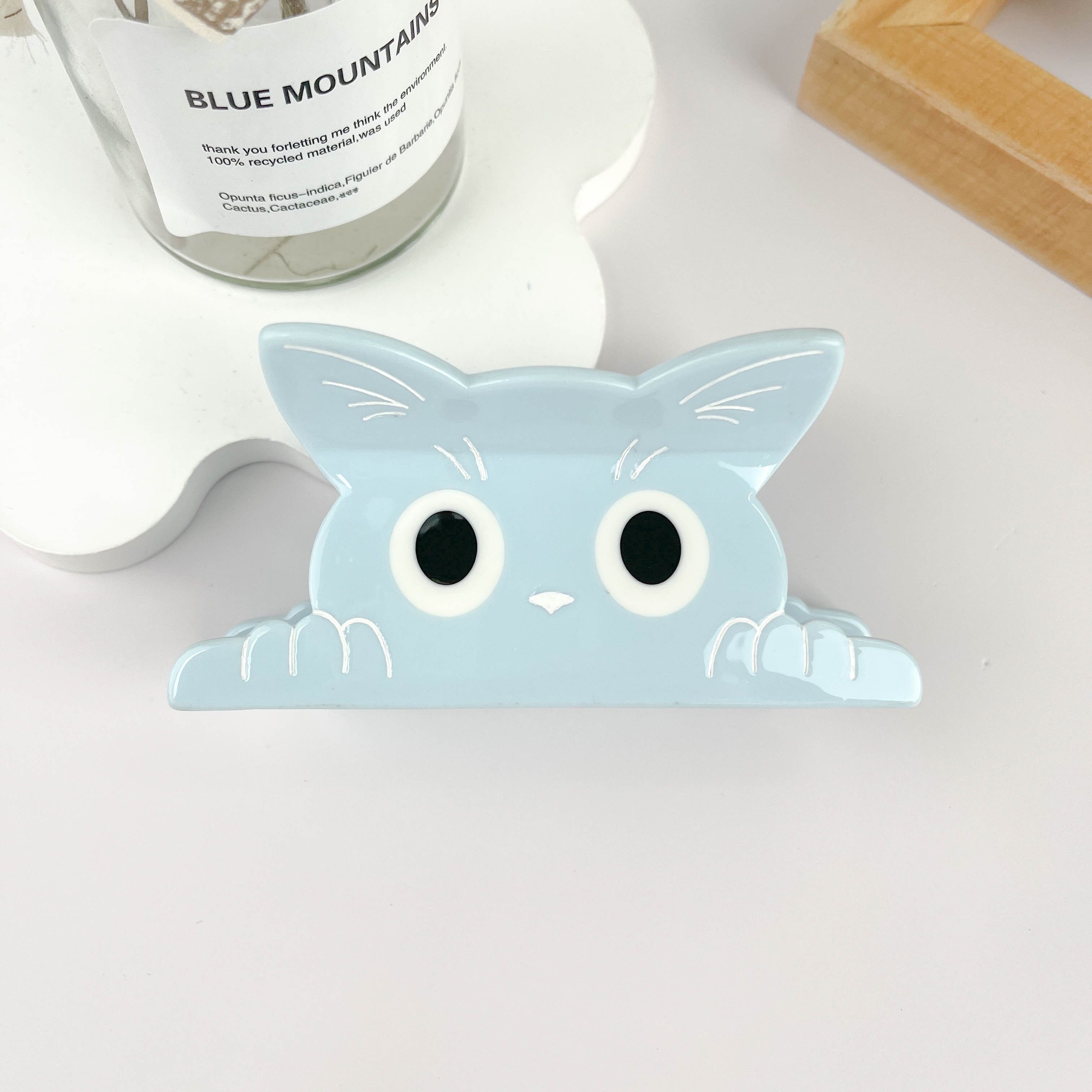 Niedliche Haarspangen mit großen Katzenaugen und Kätzchenmotiv