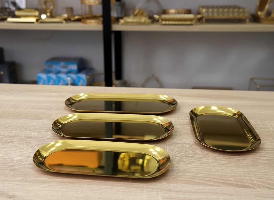 Handgefertigtes Servierbrett aus Olivenholz – Rustikale, handwerkliche Wurst- und Käseplatte