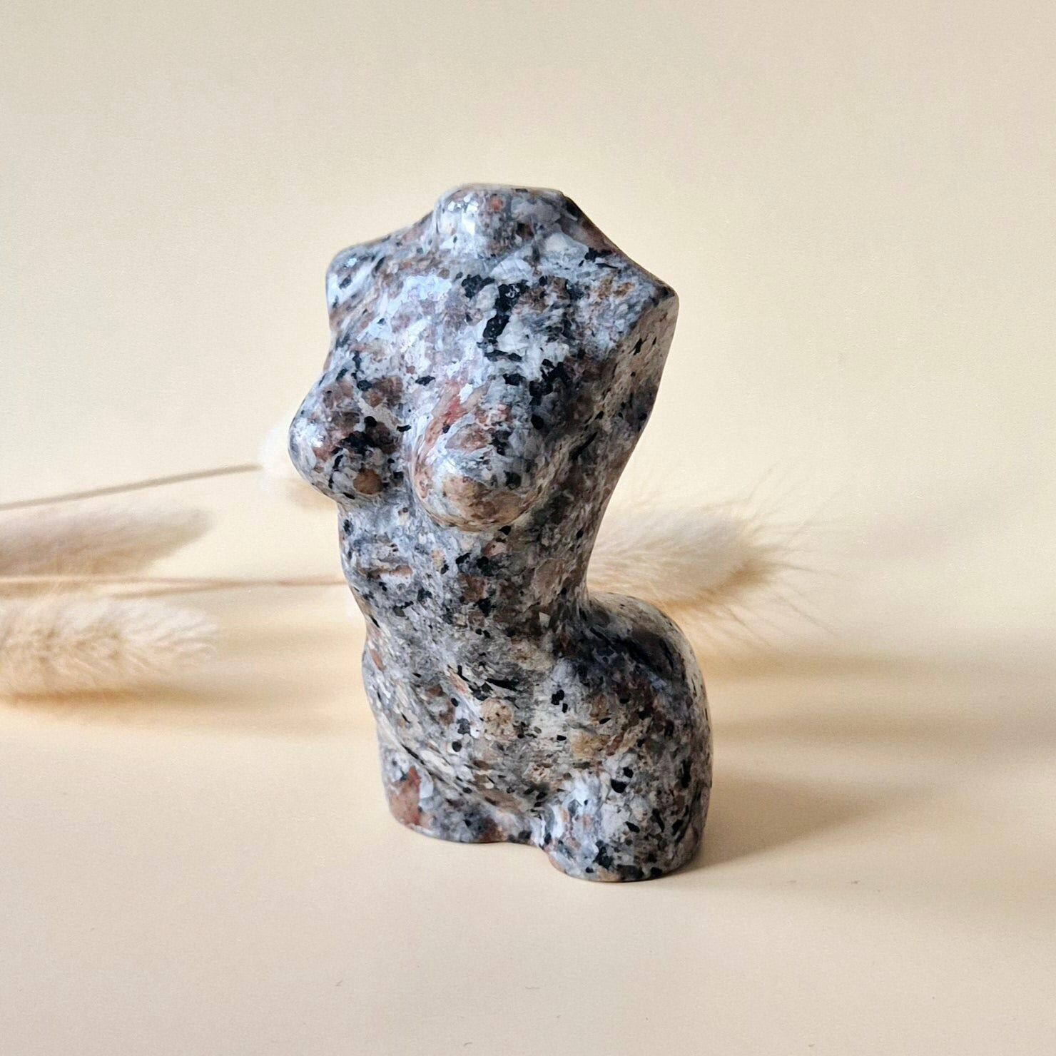 Yooperlit-Frauenfigur 8 cm – schützende Edelsteinbüste